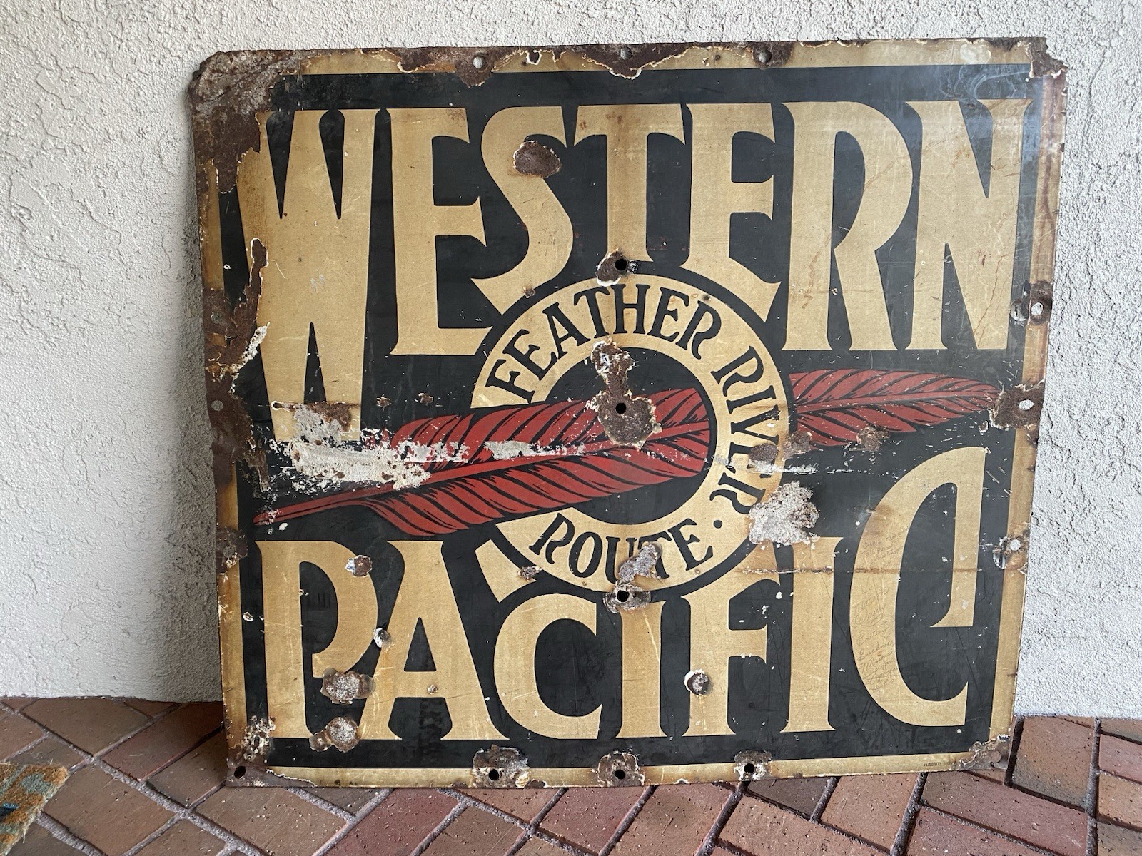 LG RARE ORIG WESTERN PACIFIC FEATHER RIVER ROUTE PORCELAIN ENAMEL SIGN VERIBRITE