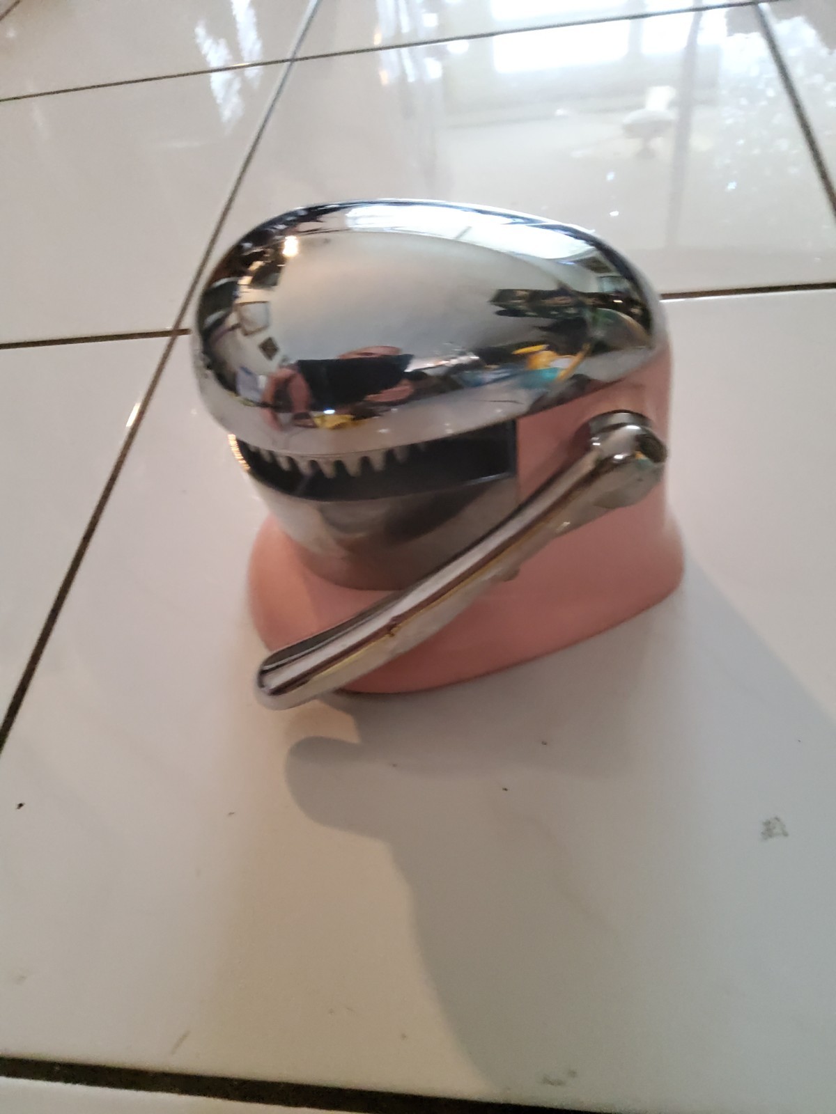 Vintage 1950 S Rival Juice-o-mat Tilt Top Hand Crank Metal Juicer .missed...