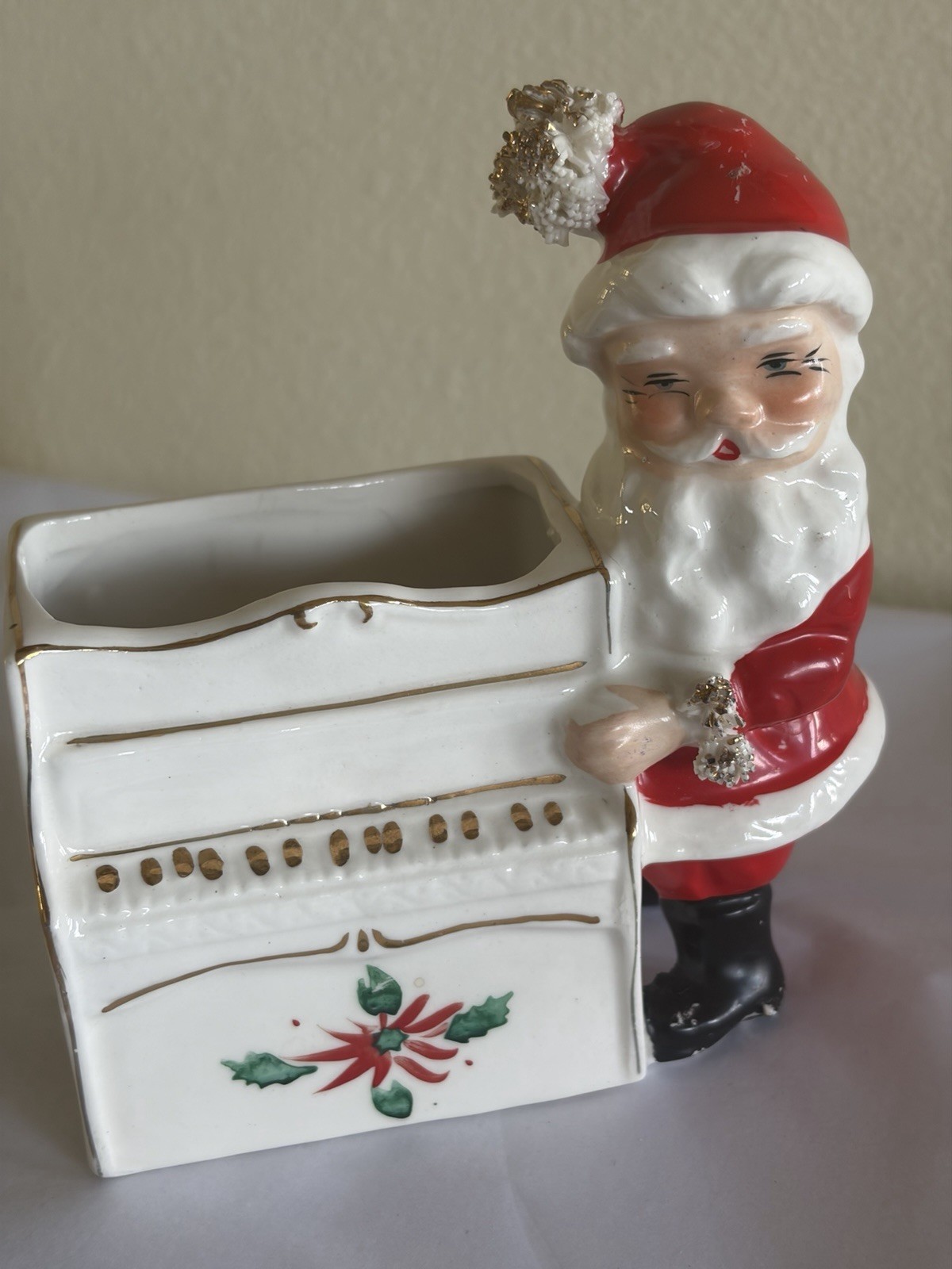 Vintage Ucagco Ceramic Santa Claus Playing Piano Planter With Sticker 4.5” Vintage Ucagco Ceramic Santa Claus Playing Piano Planter With Sticker 4.5”