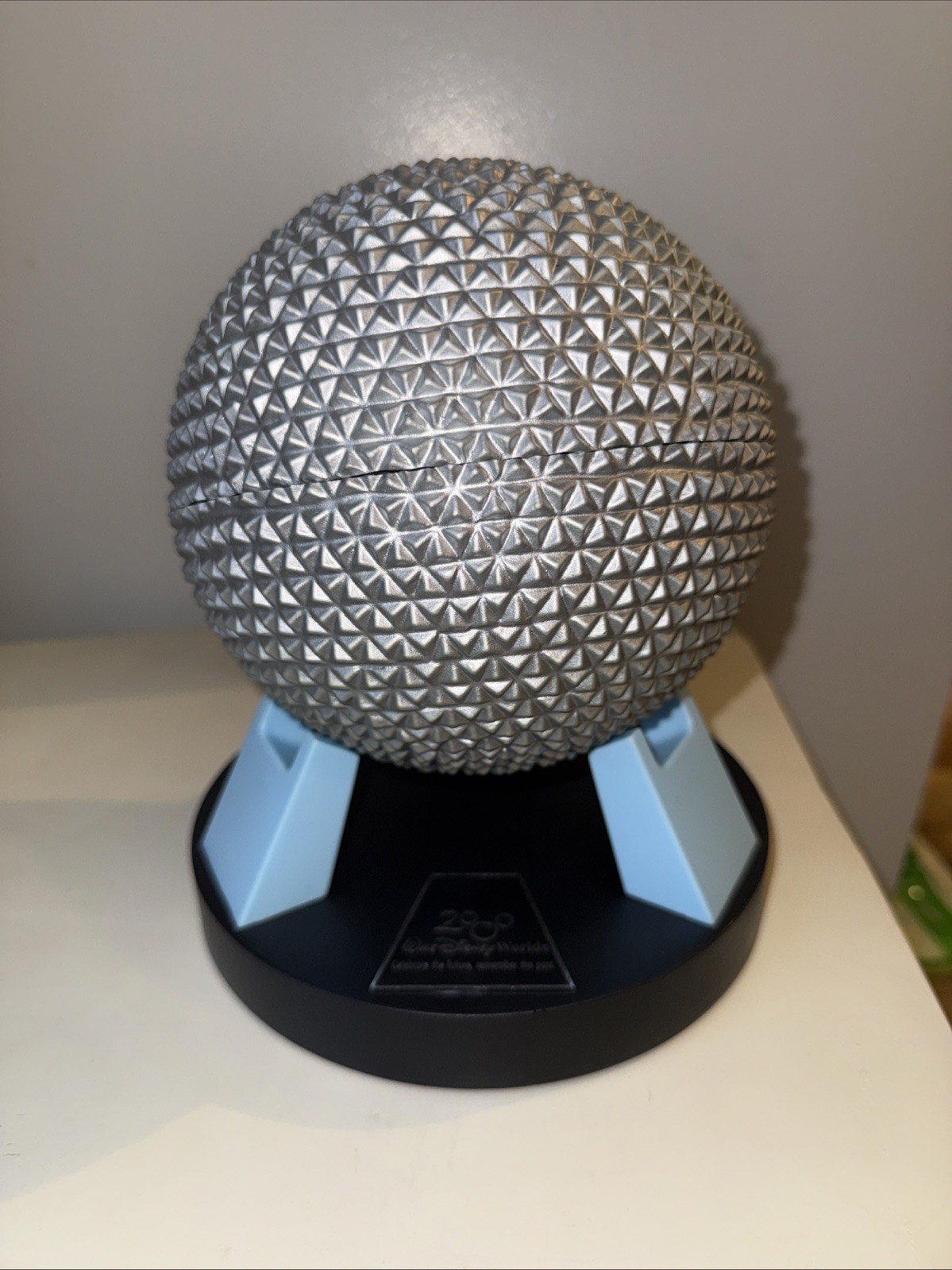 Vintage Rare 2000 Walt Disney World Epcot Ball Spaceship Earth