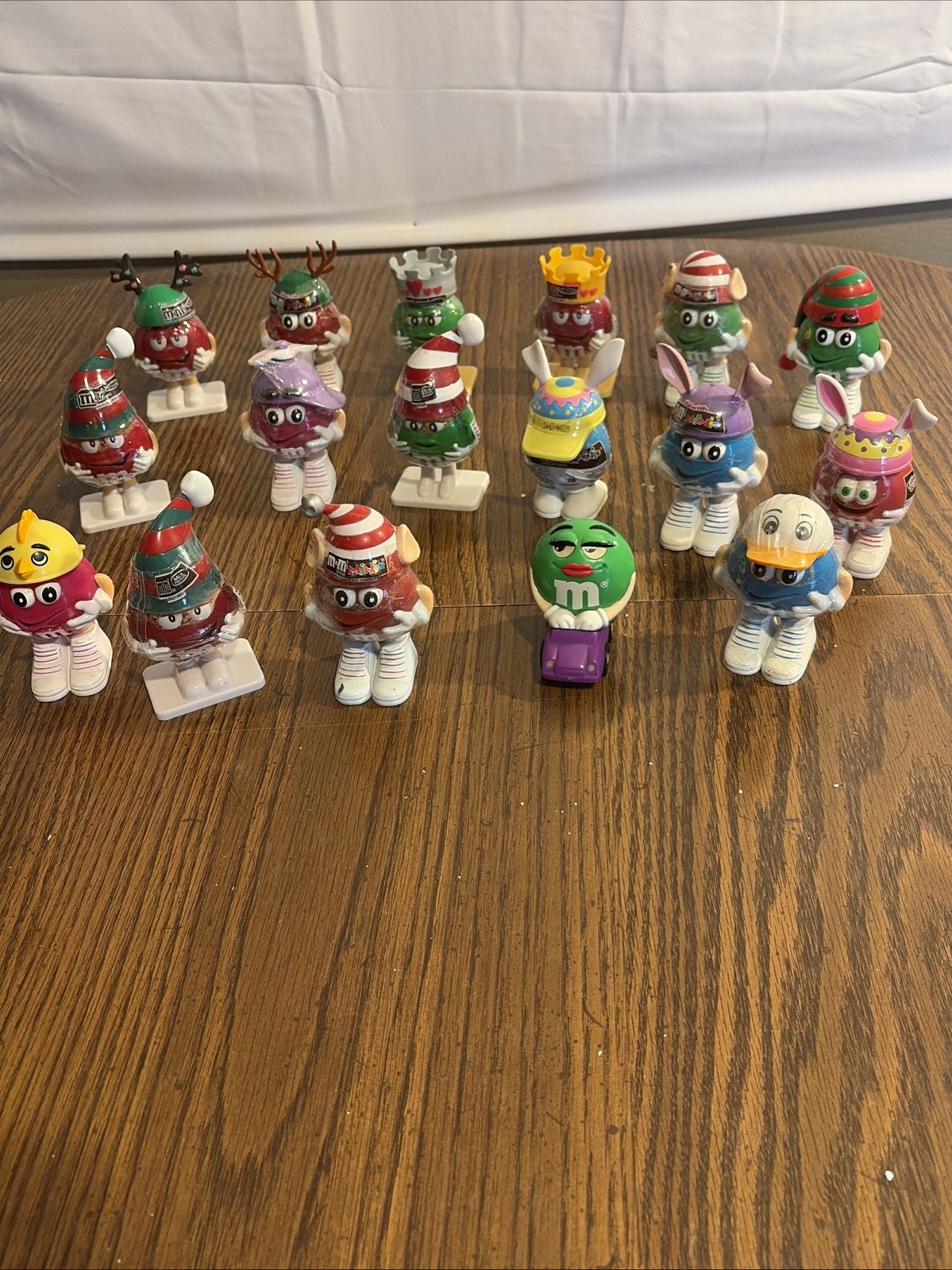Set of 2 M&M\'s Minis Easter Characters Bunnies Candy Holders. 3.5” tall. Set of 2 M&M\'s Minis Easter Characters Bunnies Candy Holders. 3.5” tall.