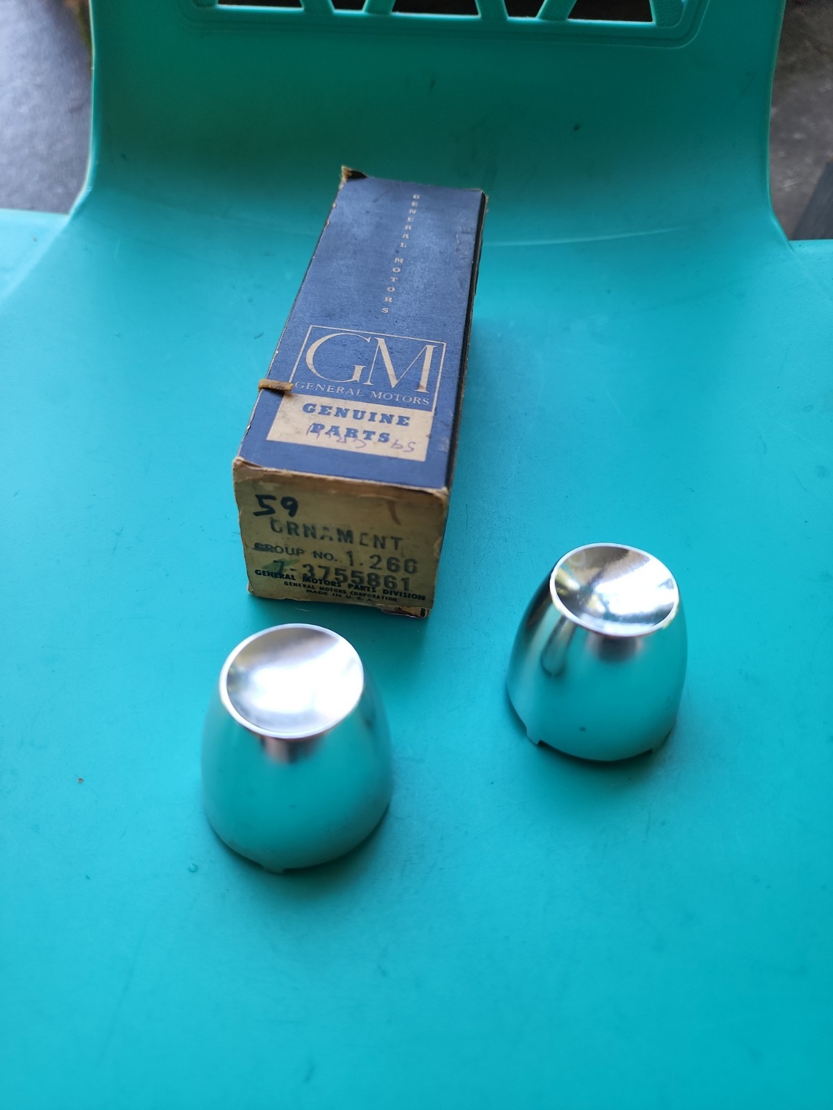 1959 Chevrolet Impala Belair Biscayne Grill Ornament Bullet Cap NOS GM 3755861 1959 Chevrolet Impala Belair Biscayne Grill Ornament Bullet Cap NOS GM 3755861