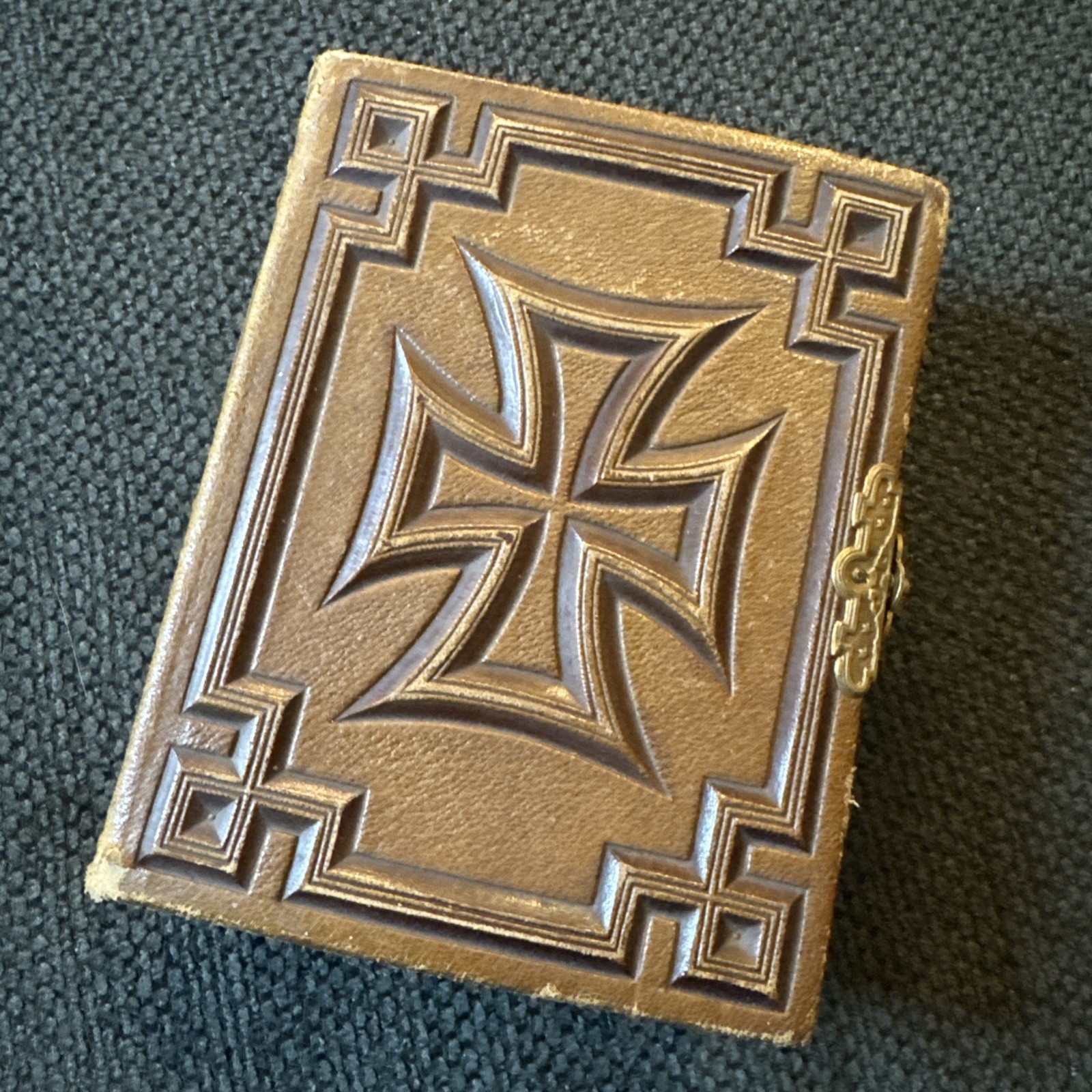Antique CDV Album with 30 Images-Great Condition 