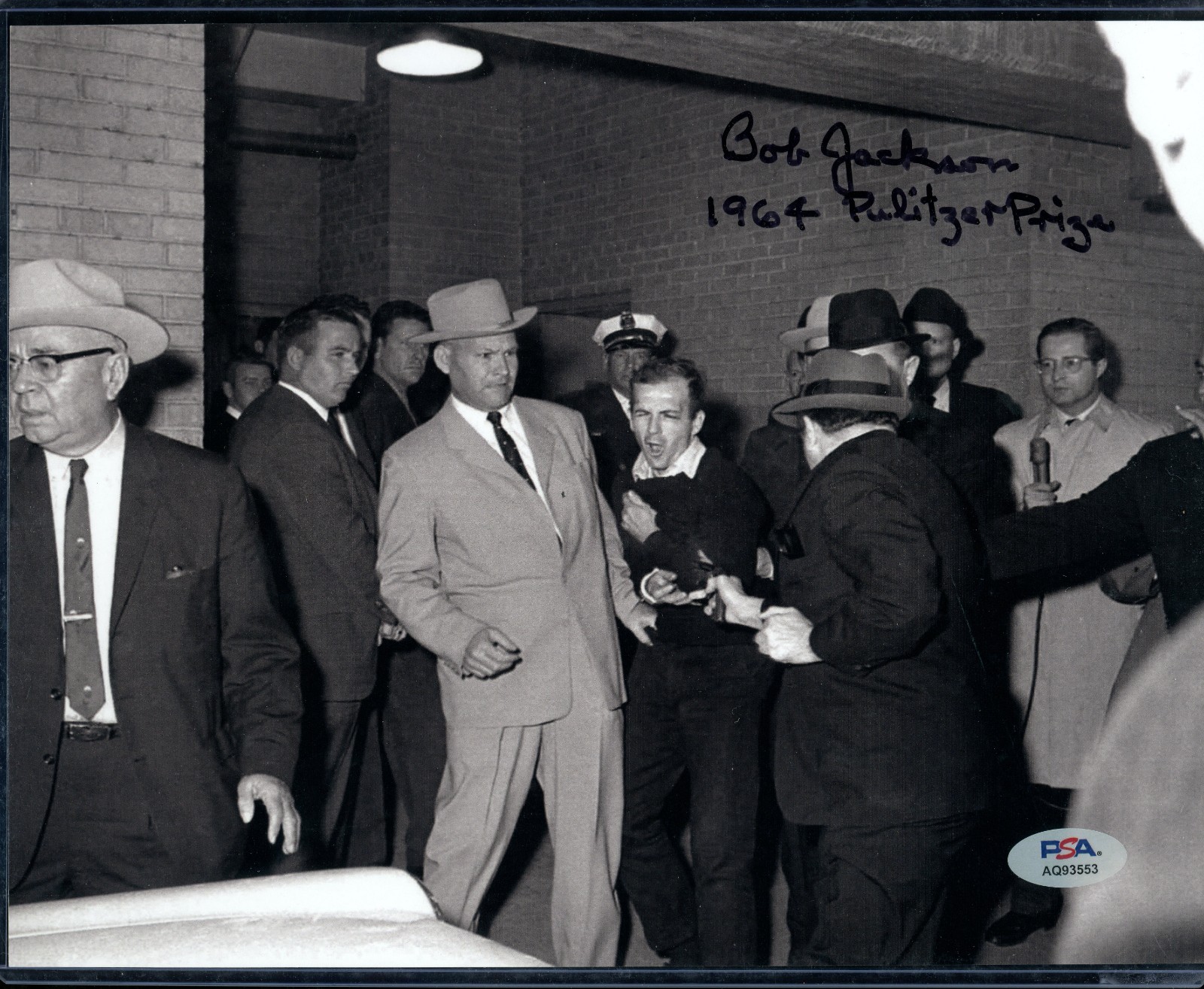 Bob Jackson Ruby Shoots Oswald Signed 8x10 Photo PSA DNA \