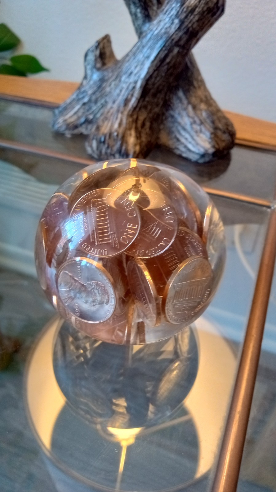 VINTAGE 1960s ACRYLIC LUCITE FLOATING PENNY COPPER PENNIES SPHERE  PAPERWEIGHT 
