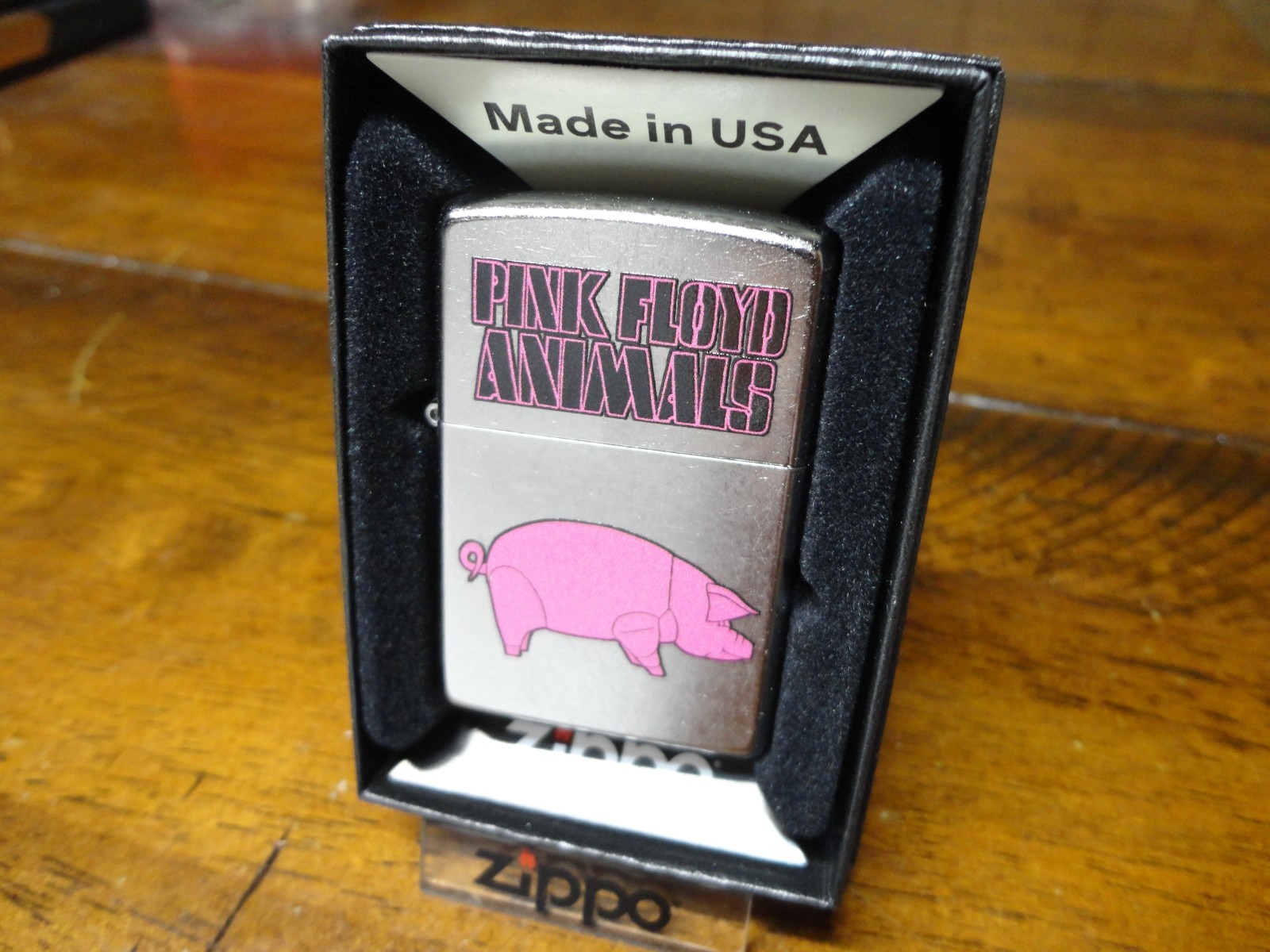 PINK FLOYD ANIMALS PIG ZIPPO LIGHTER MINT IN BOX PINK FLOYD ANIMALS PIG ZIPPO LIGHTER MINT IN BOX