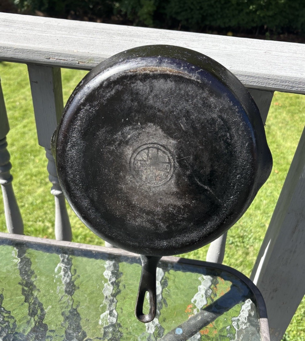 Griswold #9 Cast Iron Skillet - Vintage - 11 1/4\