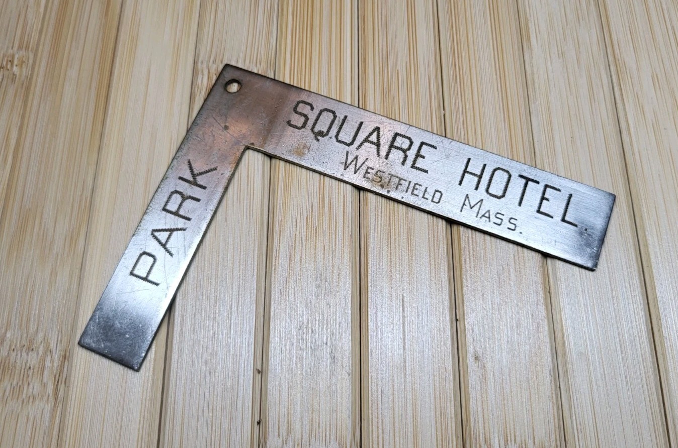 RARE VINTAGE WESTFIELD MA. MASSACHUSETTS PARK SQUARE HOTEL FOB KEYCHAIN RULER 