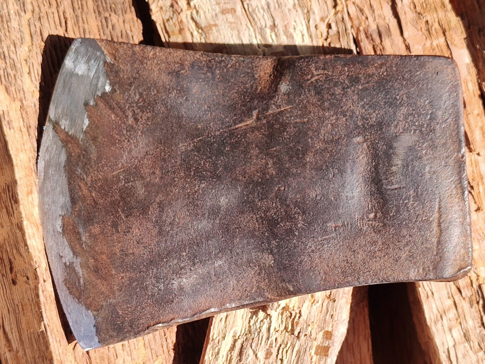 Hytest Challenger 4 1/2lb Tasmanian Axe (4.49lb Actual) - Beveled Cheeks Hytest Challenger 4 1/2lb Tasmanian Axe (4.49lb Actual) - Beveled Cheeks