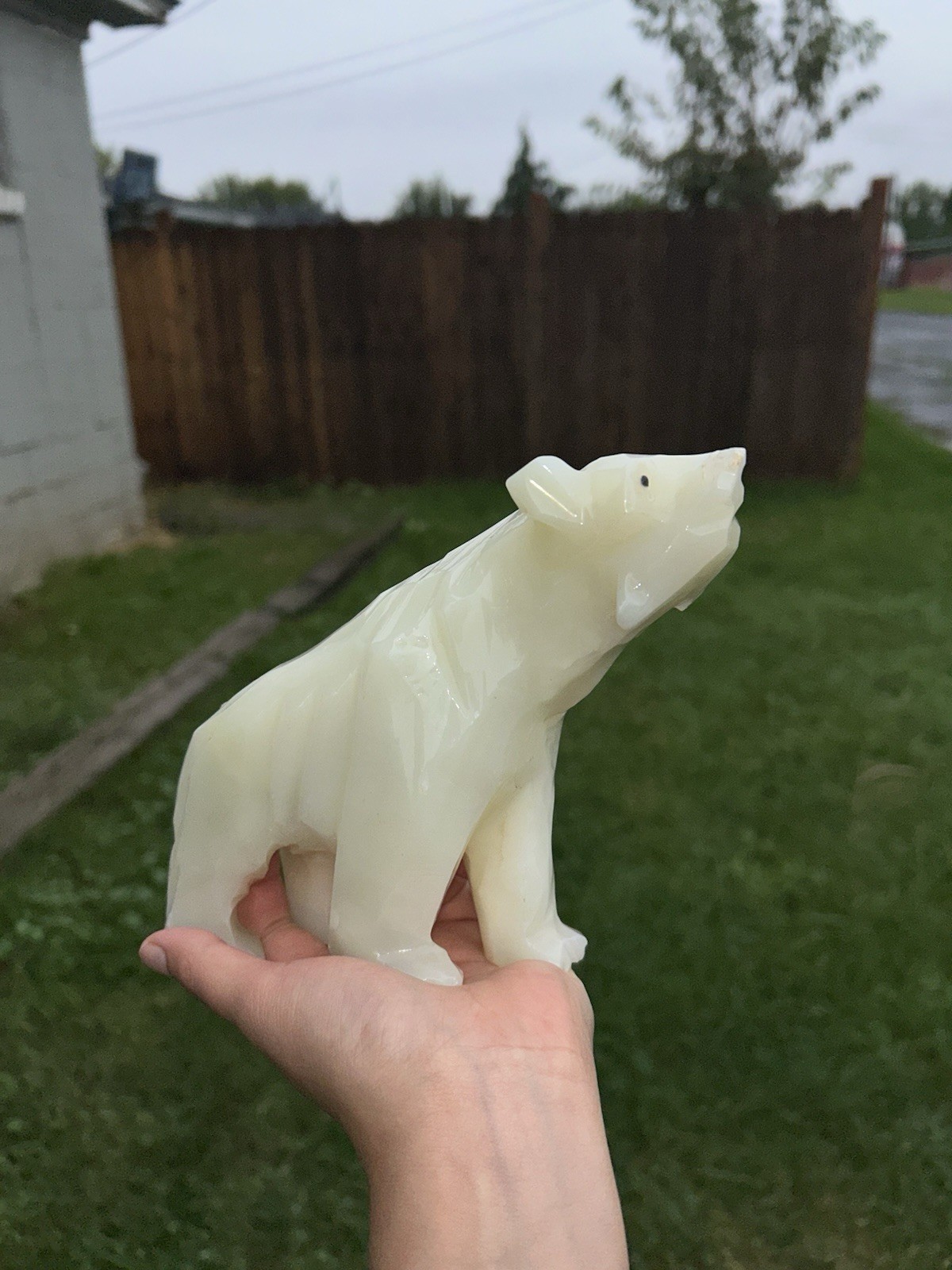 Carved White Onyx Bear Figurine Stone Sculpture Hand Carved Animal Statue Decor