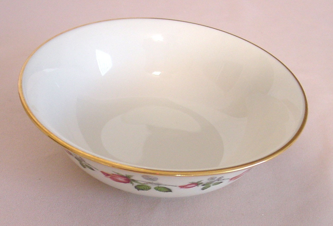 Lenox Rose Bowl Trimmed in Gold Made in USA Very good Condition