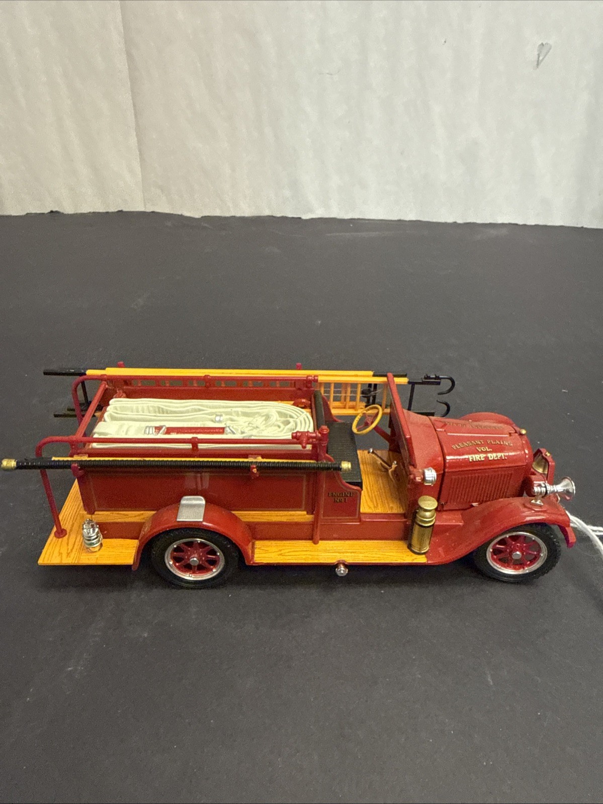 Pleasant Plains Vol. Fire Dept. Vintage Fire Engine Model -32308 NB