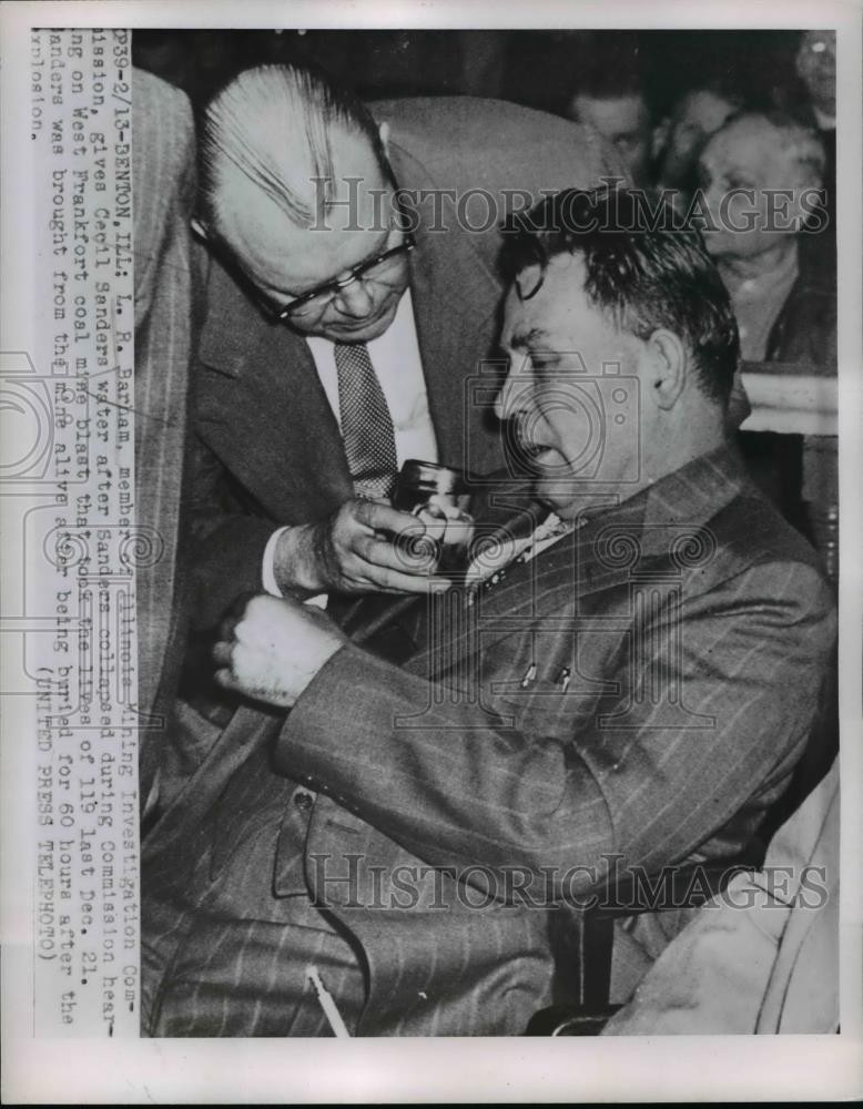 1952 Press Photo Cecil Sanders After Collapsing at West Frankfort Mine Hearing 1952 Press Photo Cecil Sanders After Collapsing at West Frankfort Mine Hearing