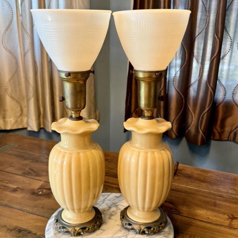 2pc VTG 40s MCM Art Deco Porcelain Milk Glass Urn Boudoir Vanity Lamps WORK
