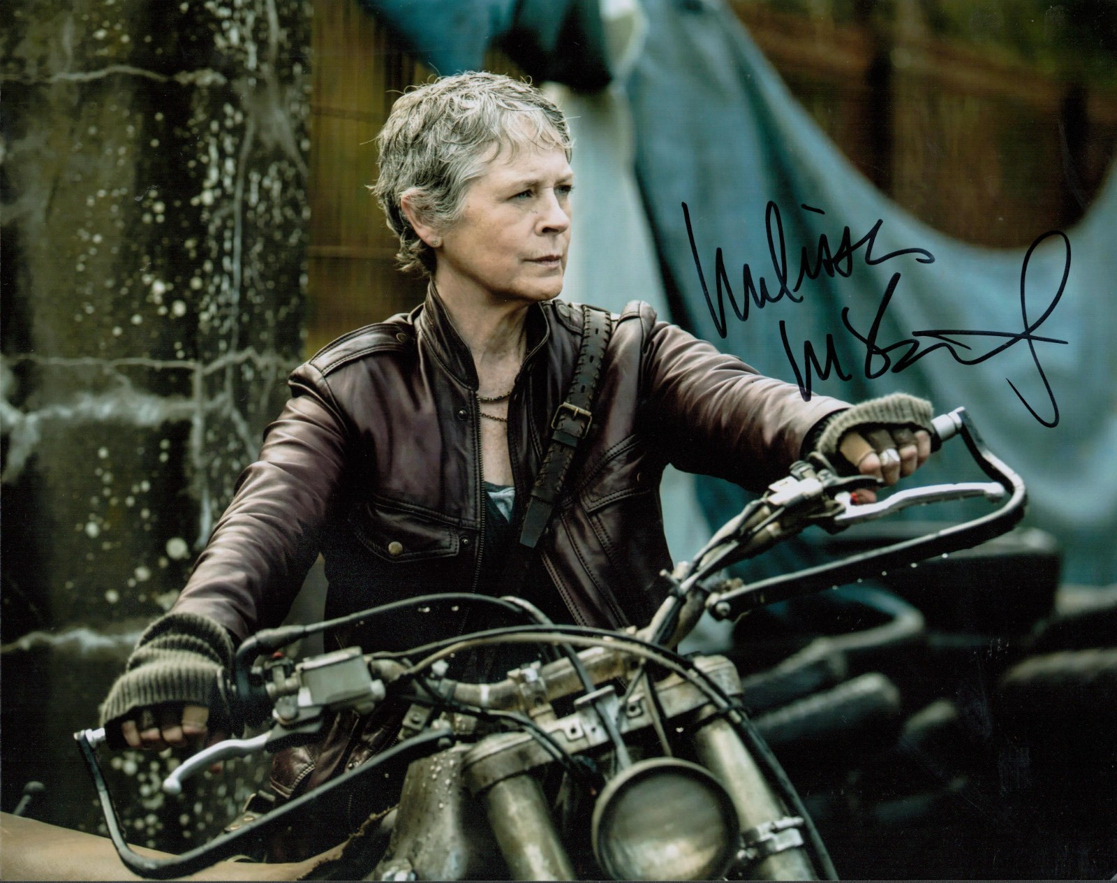 MELISSA McBRIDE SIGNED LARGE THE WALKING DEAD PHOTO (2)