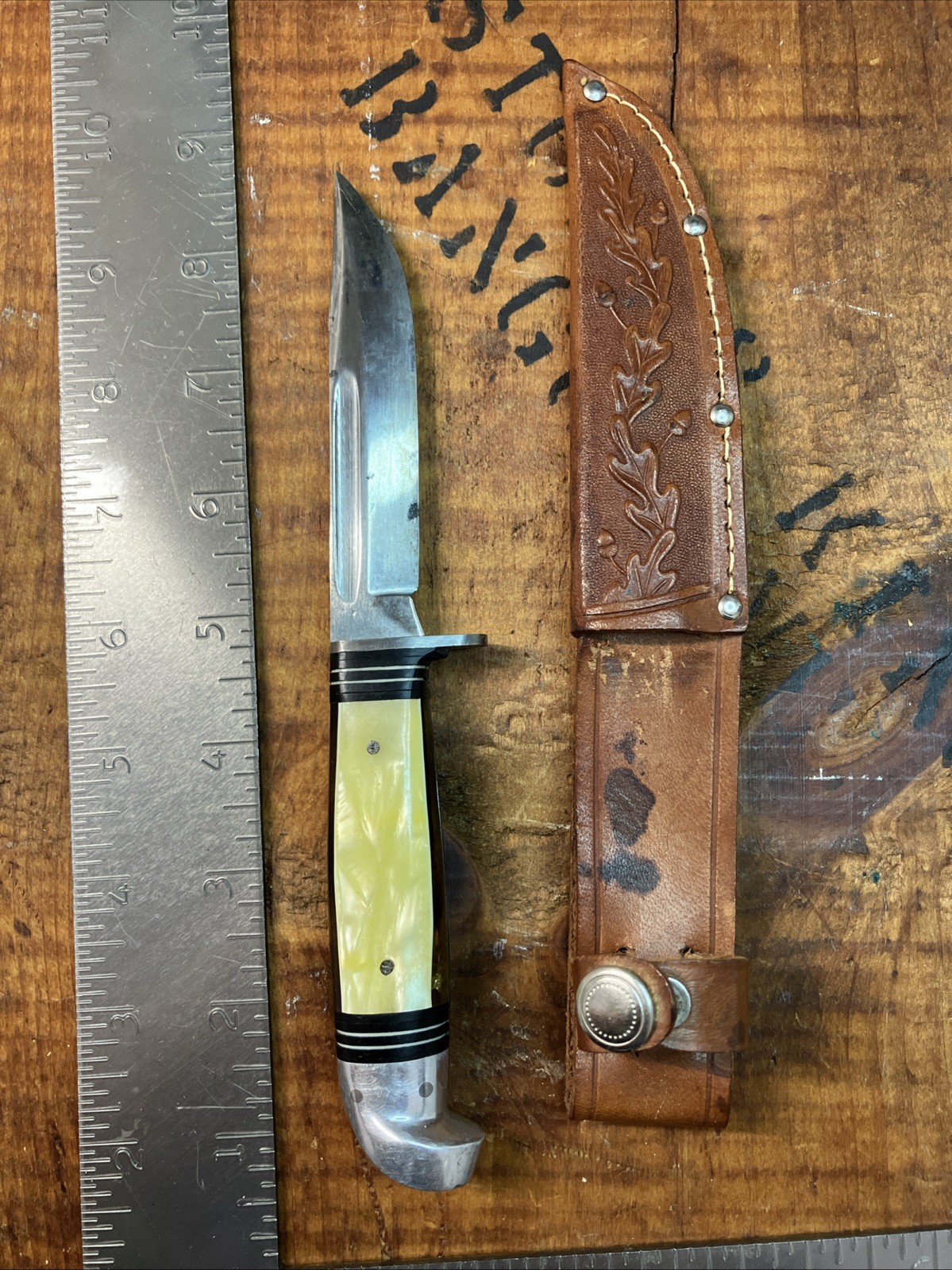 Vtg 1940s Western Boulder Co Fixed Blade Knife -Steel Guard Amber P48 Full Blade