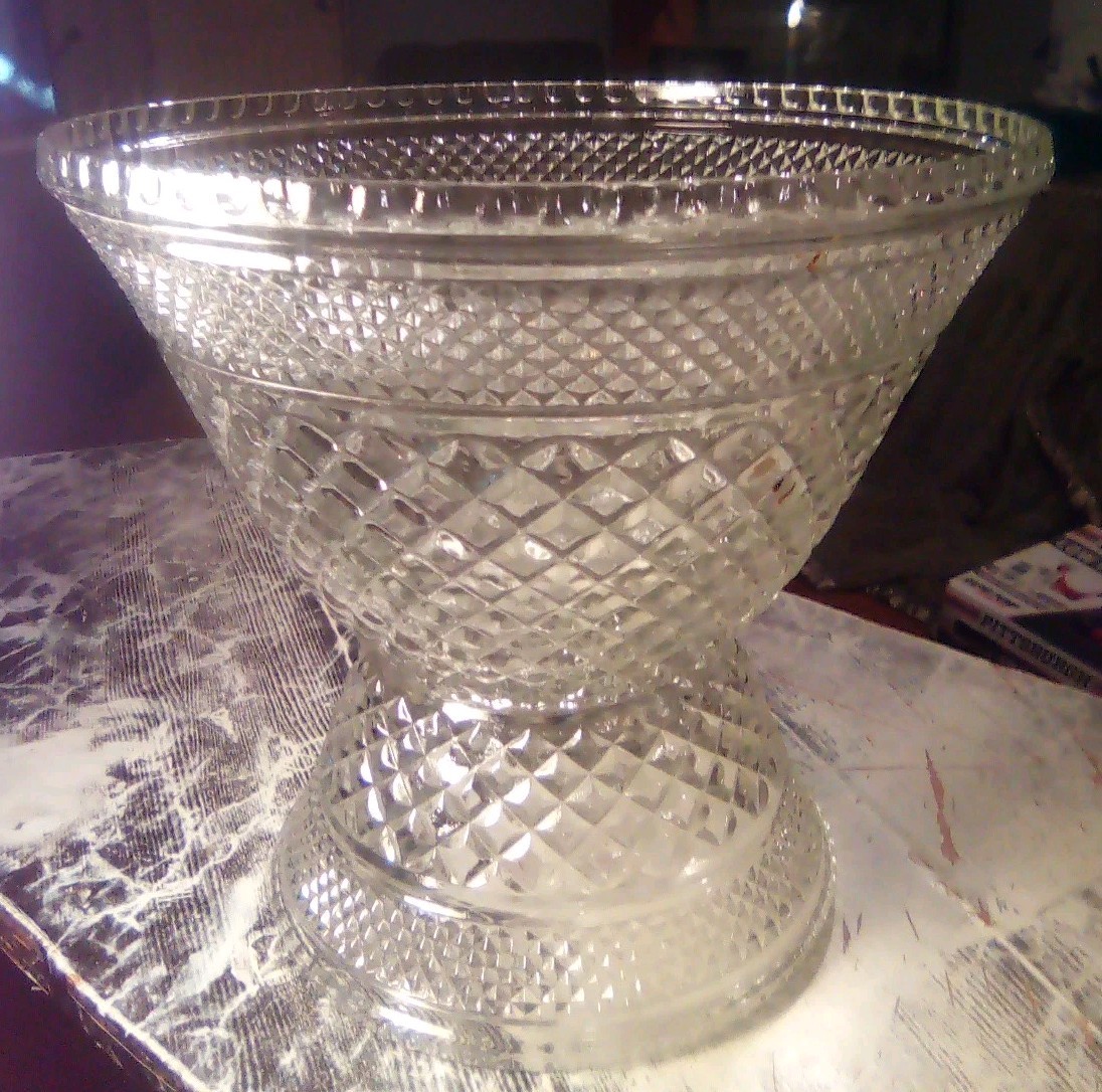 Anchor Hocking Wexford Punch Bowl and Stand  5536064