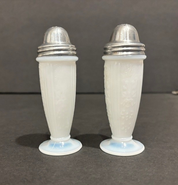 Macbeth Evans American Sweetheart Depression Glass Monax Salt and Pepper Shaker