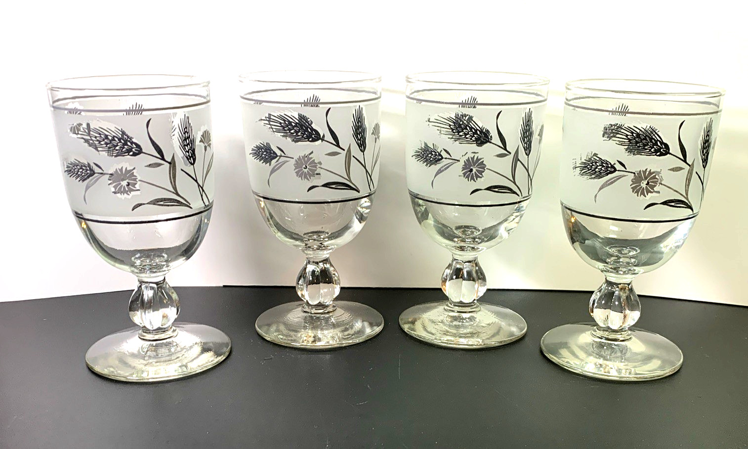 4 Libbey Frosted Silver Leaf Foliage Goblet Water Glasses 5 1/2