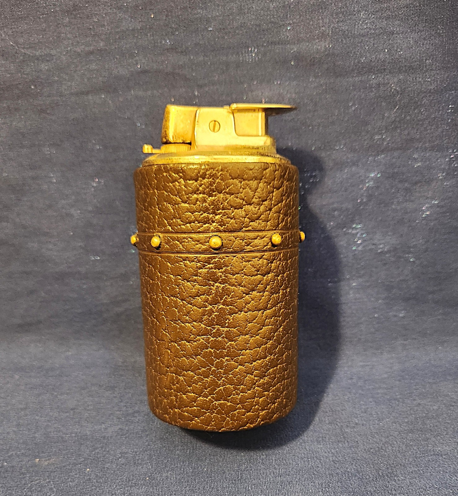 VINTAGE RONSON BUTANE PATHFINDER LIGHTER w/ REAL BUFFALO LEATHER  WORKS FINE