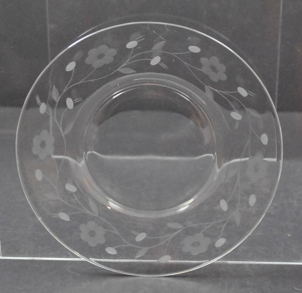 Vintage Etched Flower Leaf Berry Crystal Clear Glass Depression Plate 8