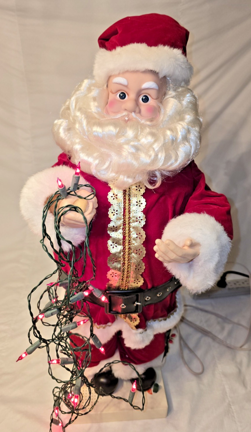 Traditions 80\'s - 90\'s Vintage Animated Lighted 26\