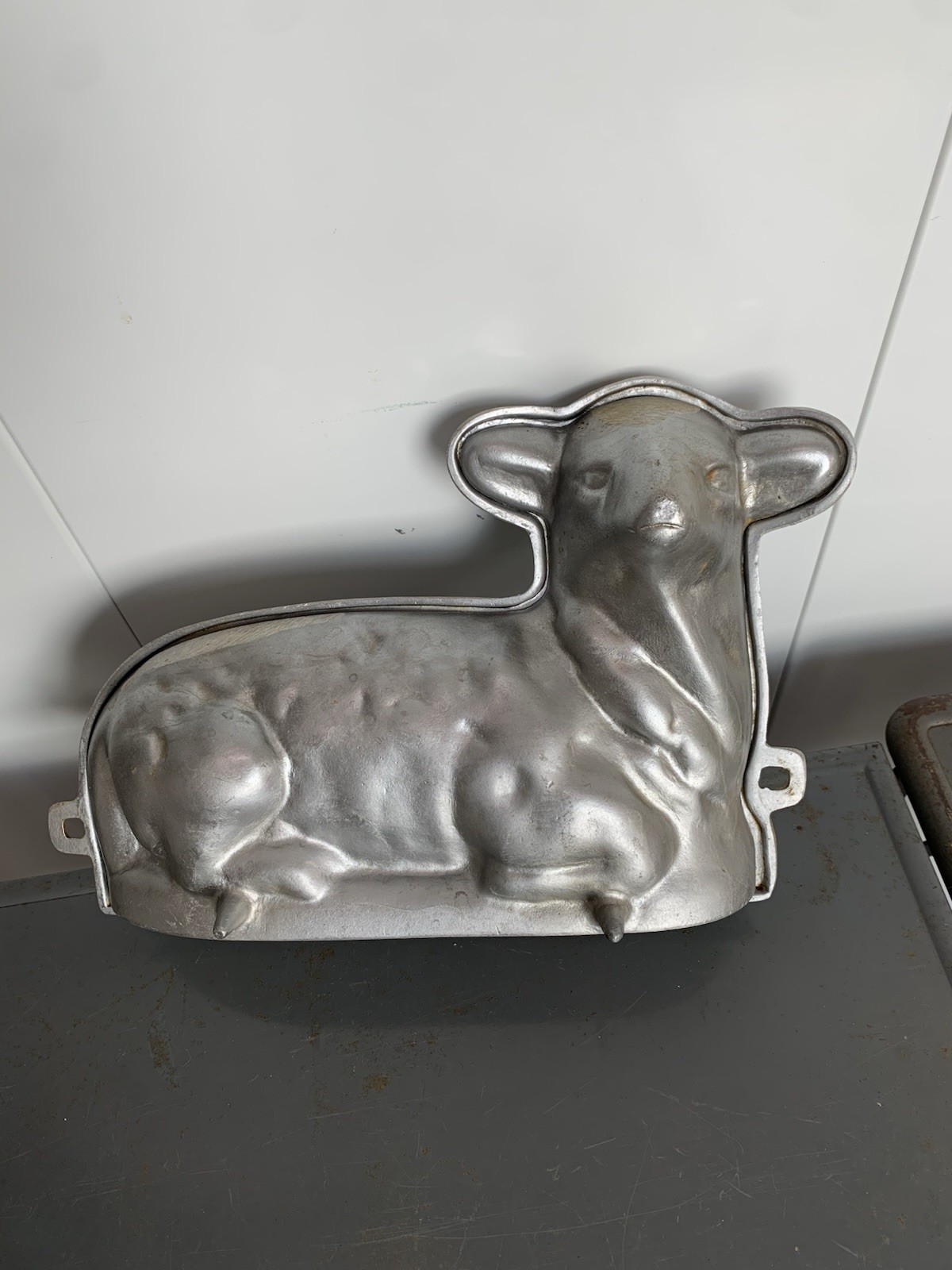 Vintage Heavy Cast Aluminum Lamb Sheep Baking Cake Mold 13