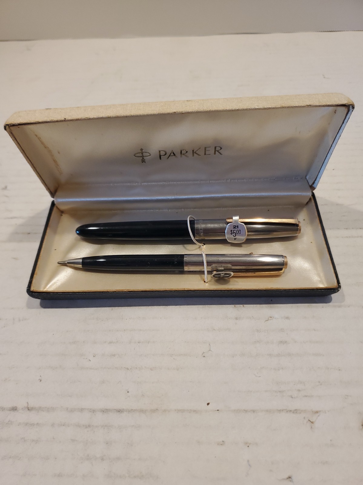 Vintage Parker 21 Black Fountain Pen Set Vintage Parker 21 Black Fountain Pen Set