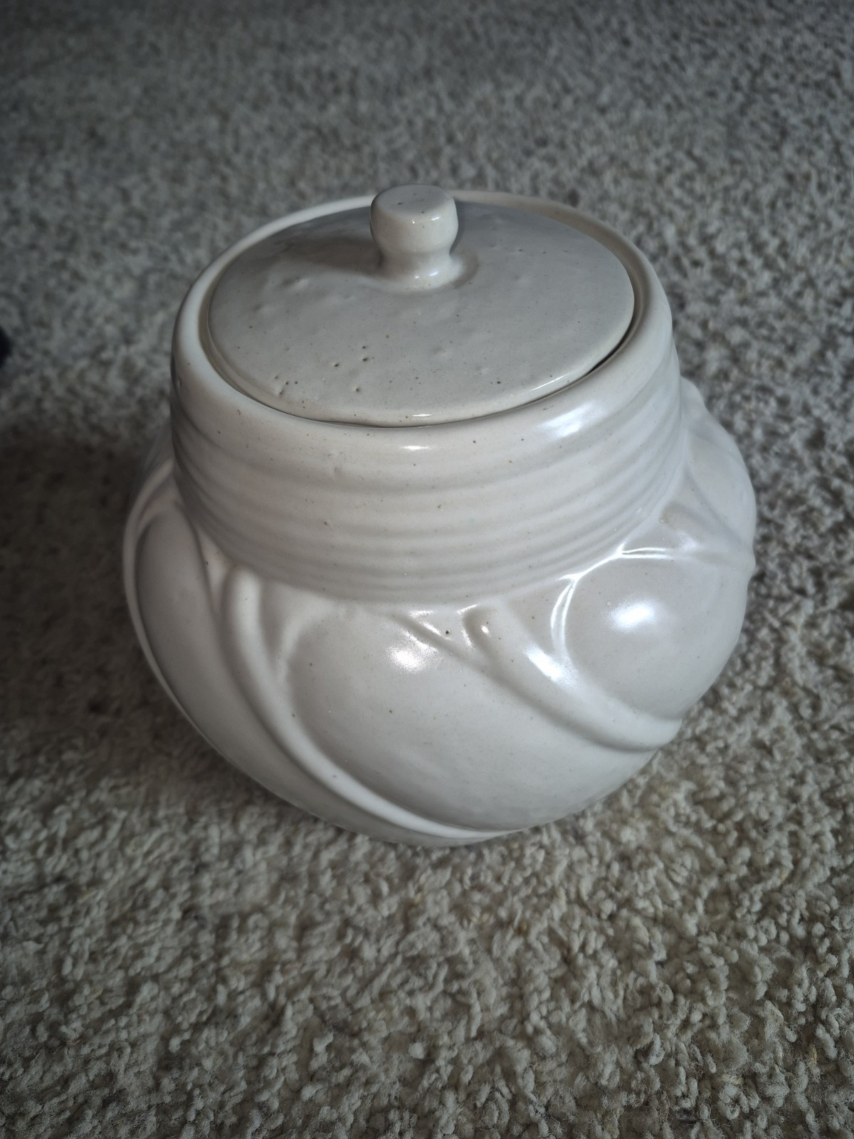 Gonder USA P-24 White Cookie Jar Gonder USA P-24 White Cookie Jar