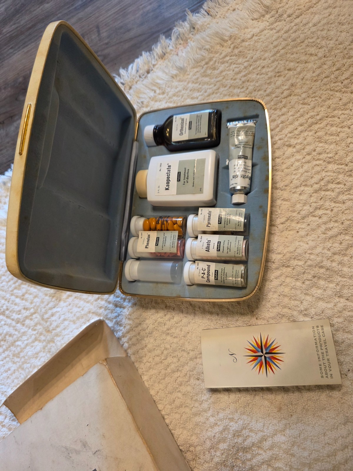 Vintage Upjohn Drug Travel Case Medical Kit 1960s Complete with Box & Booklet Vintage Upjohn Drug Travel Case Medical Kit 1960s Complete with Box & Booklet