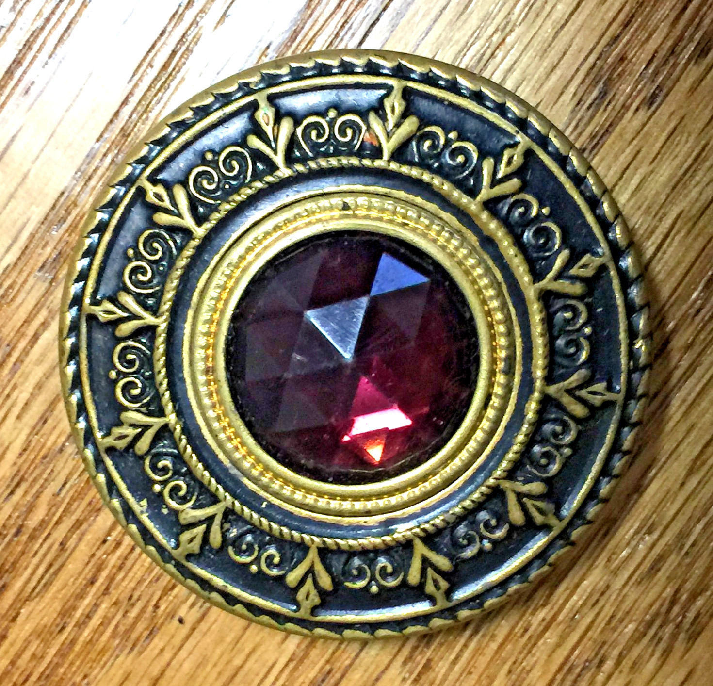 Button AMETHYST GLASS JEWEL GAY 1890's METAL STUNNING BRASS FACETED Antique
