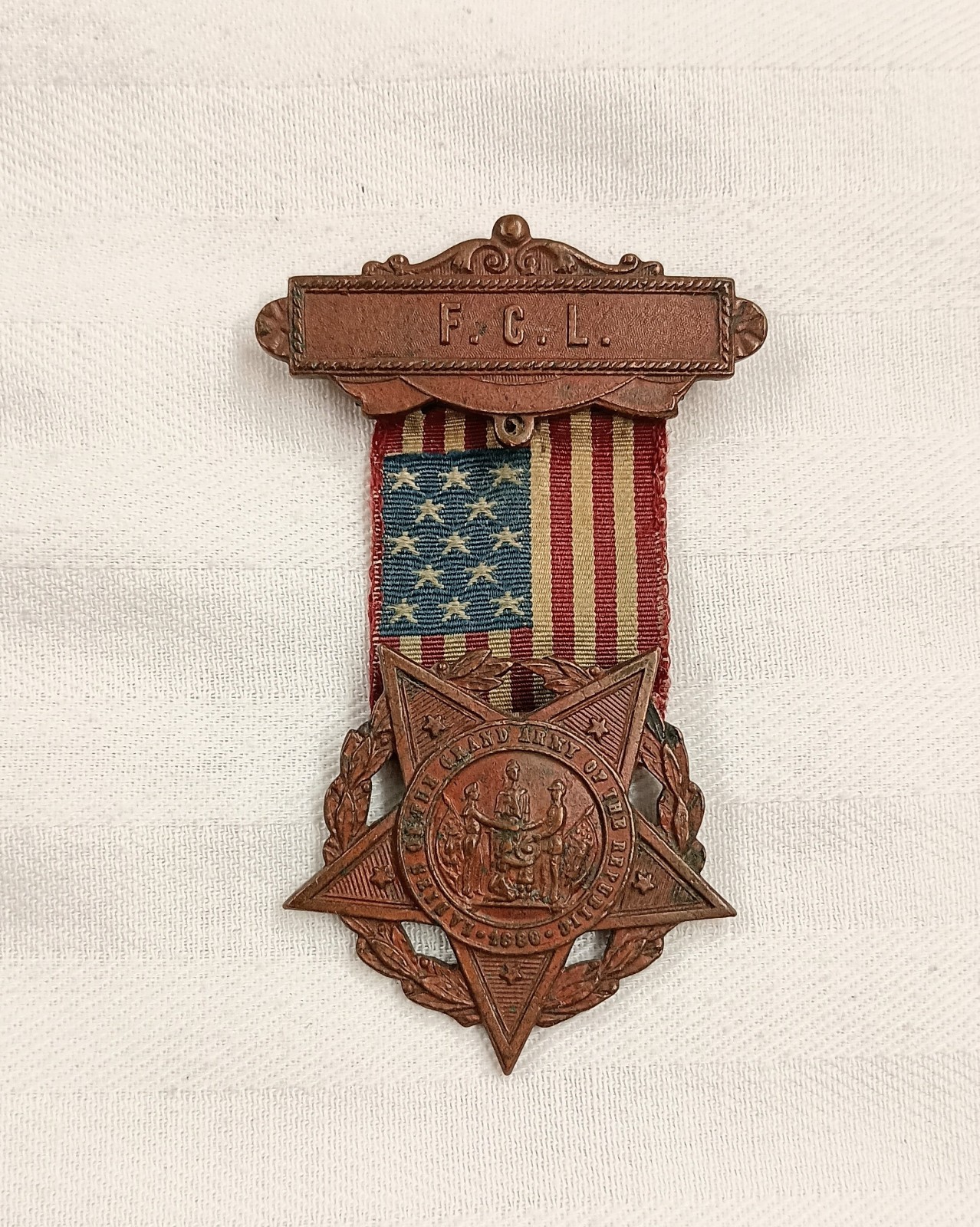 Ladies of THE GRAND ARMY OF THE REPUBLIC 1886 MEDAL, F.C.L. GAR. FLAG Civil War