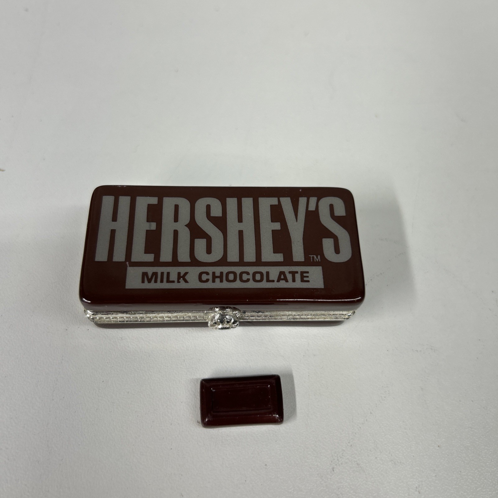 VTG Hershey\'s Chocolate Porcelain Hinged Trinket Box w Bar Midwest Of Cannon VTG Hershey\'s Chocolate Porcelain Hinged Trinket Box w Bar Midwest Of Cannon