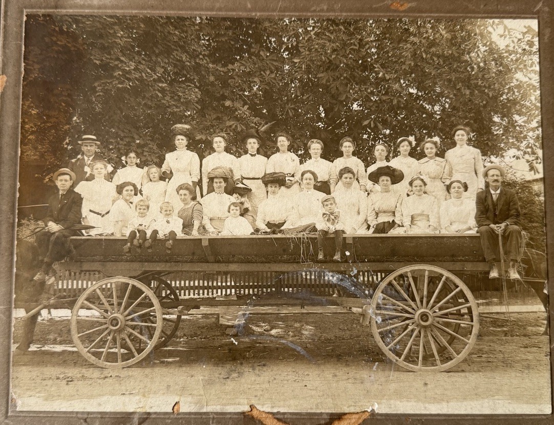 ATQ 1900s Photo Cabinet Card People In Livery Wagon Hayride Robesonia PA Id’d