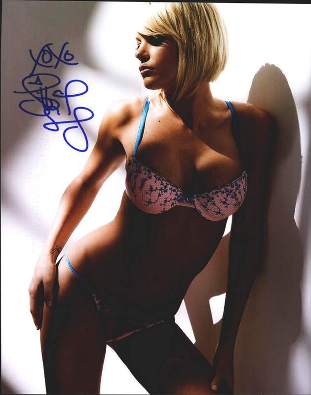 Playboy model Tiffany Selby signed sexy 8x10 Photo -PROOF- -CERTIFICATE- (B276