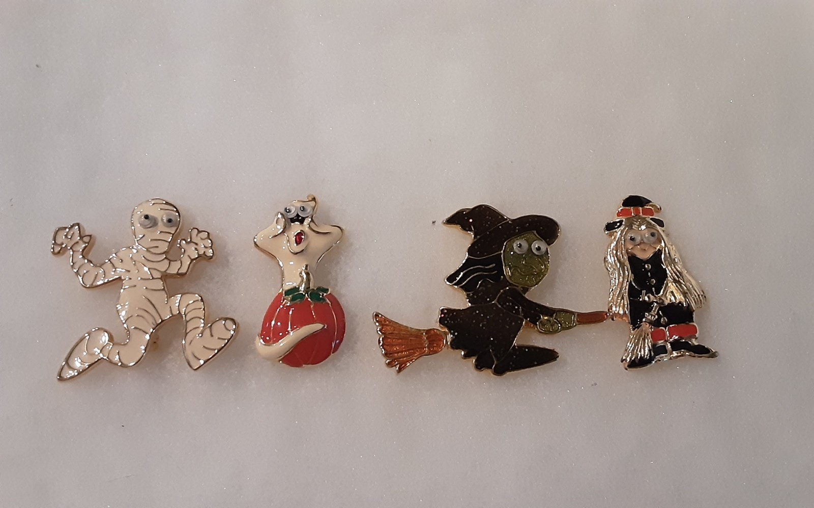 Halloween Vintage Googly Eyed Halloween Pins.Good Condition.Witches Ghost Mummy