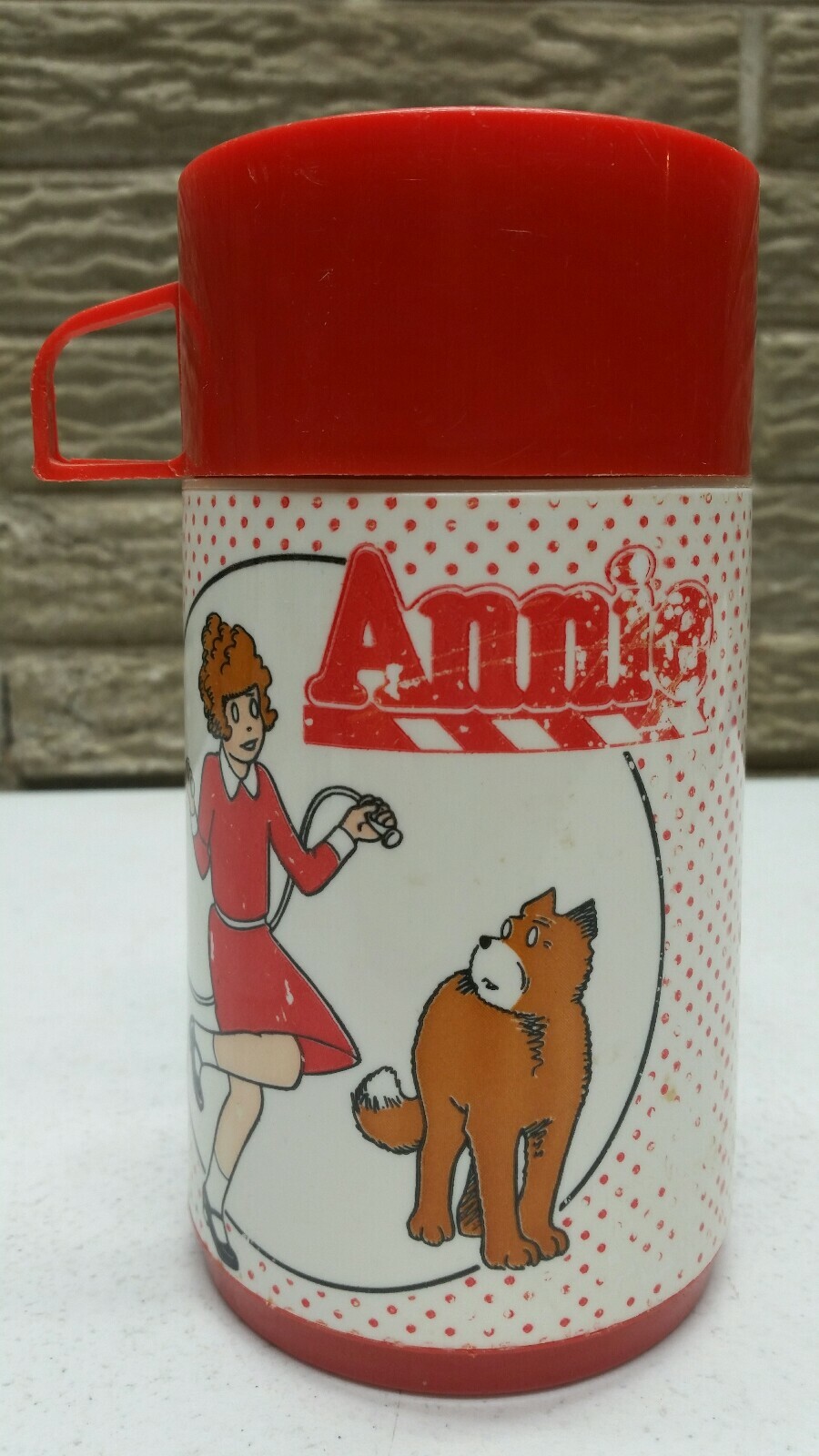 VINTAGE 1981 ANNIE THERMOS THERMOS VINTAGE 1981 ANNIE THERMOS THERMOS