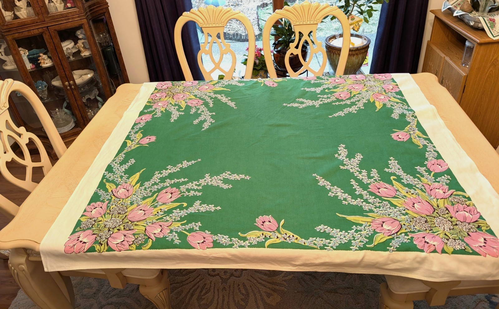 Pink Tulips on Green, vintage tablecloth Pink Tulips on Green, vintage tablecloth