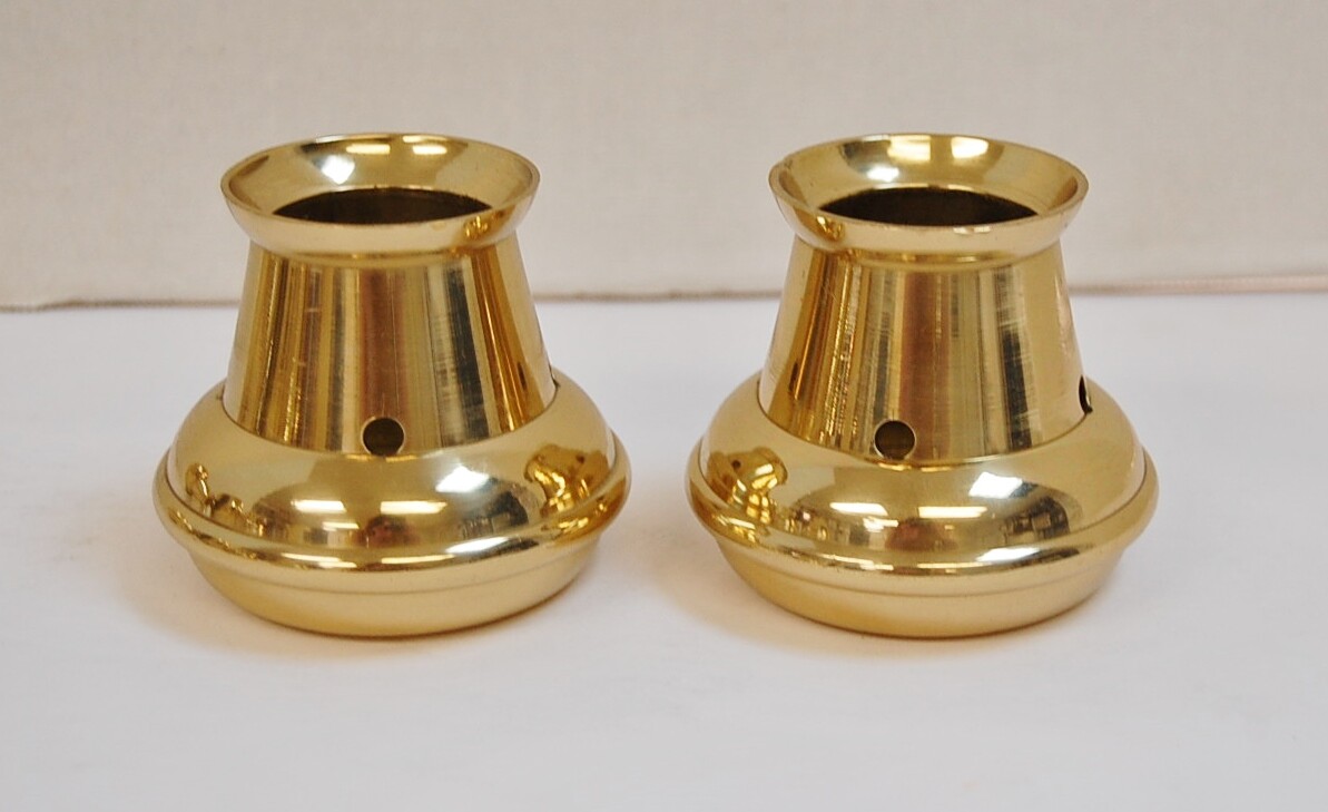 PAIR OF BRASS BOVE STYLE 1 1/2 PAIR OF BRASS BOVE STYLE 1 1/2