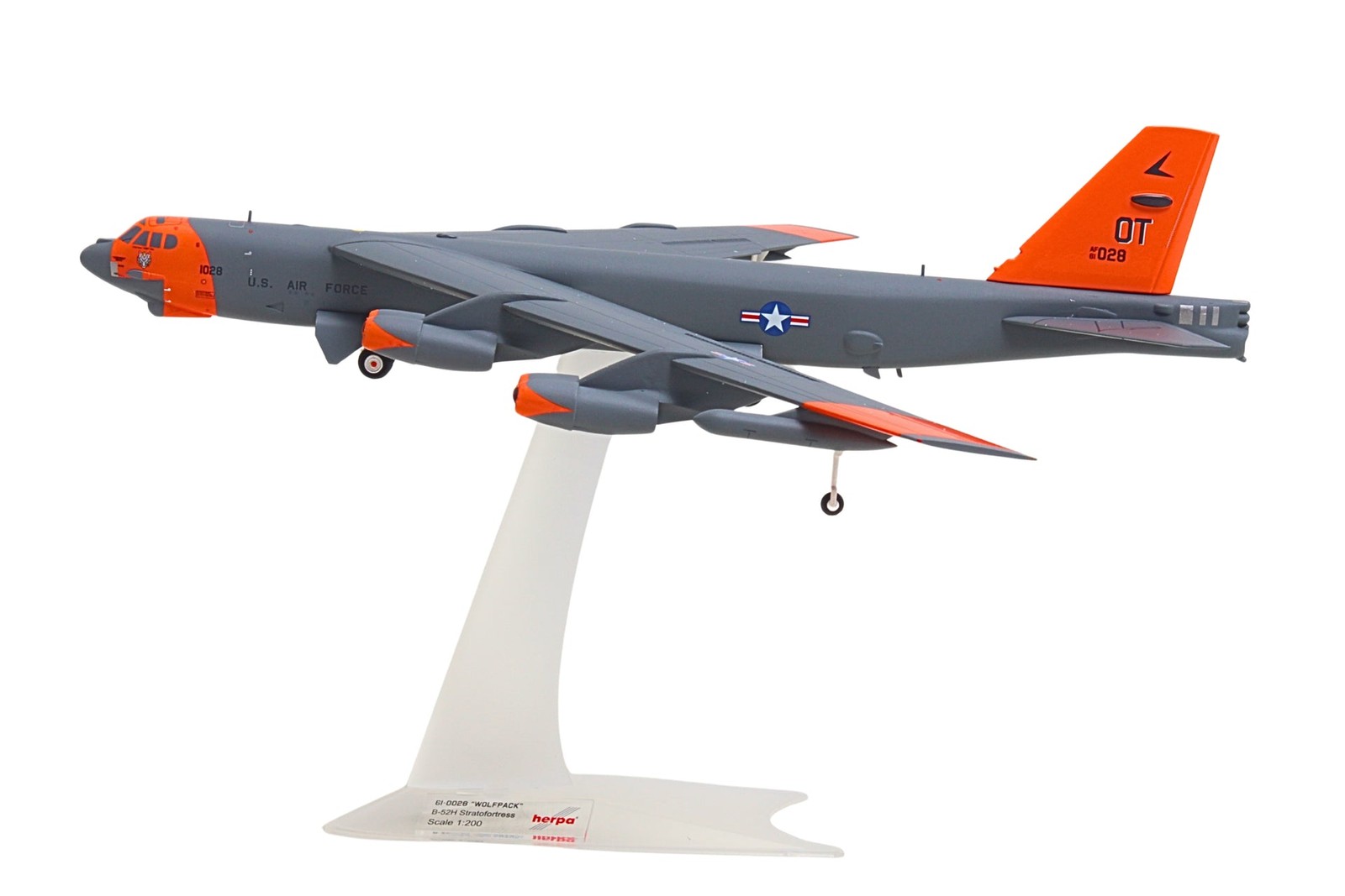 Herpa 573726 USAF Boeing B-52H 49th TES Barksdale AFB Desk 1/200 Model Airplane