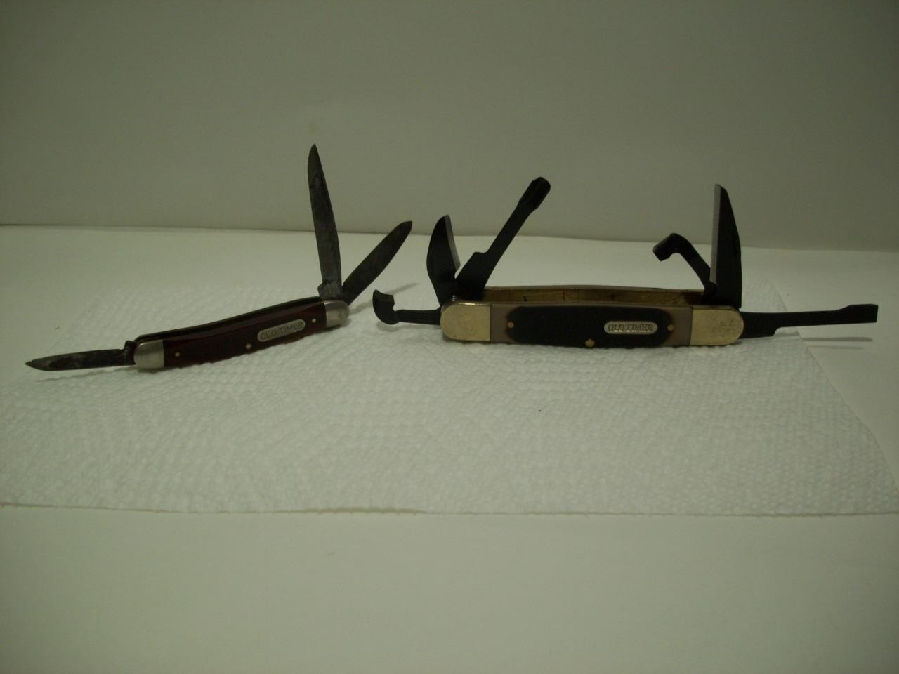 Vtg/Antique OLD TIMER ULSTER U.S.A. 580T & 240T CARVING KNIVES