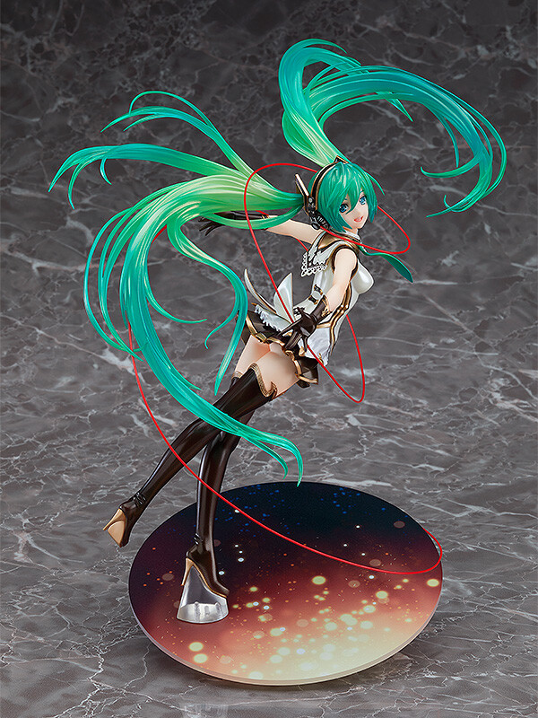 Rage of Bahamut Hatsune Miku Winter Heroine Ver. 1/8 Scale Figure