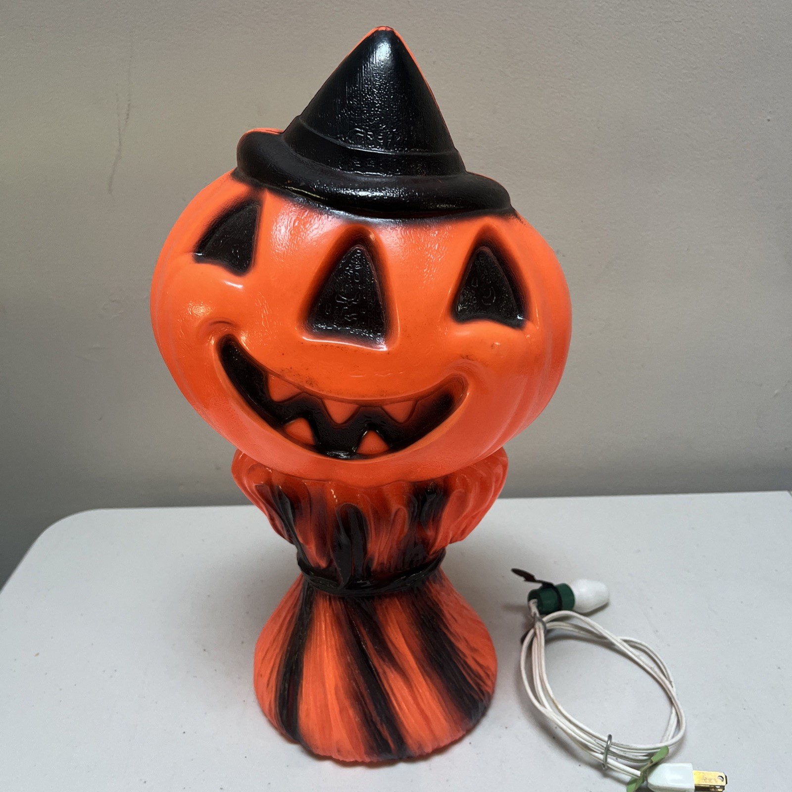 Vintage 1969 Empire Plastic Halloween Blow Mold Pumpkin Scarecrow Light READ