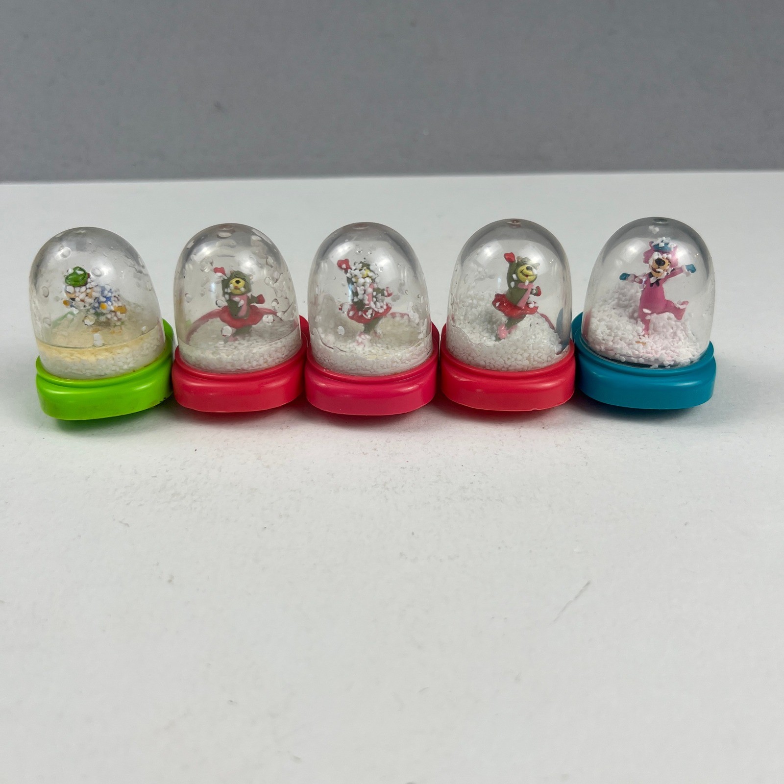VTG Hanna-Barbera Yogi Bear Arbys Mini Snow Globe Set  5 Collectible Snagglepuss