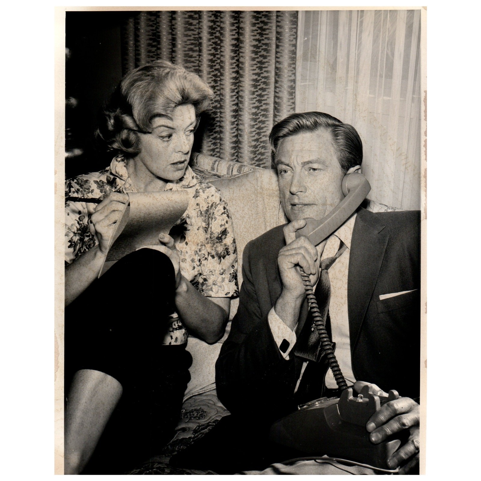 c1960 Press Photo Patricia Donahue and Richard Denning TJ7-2 c1960 Press Photo Patricia Donahue and Richard Denning TJ7-2