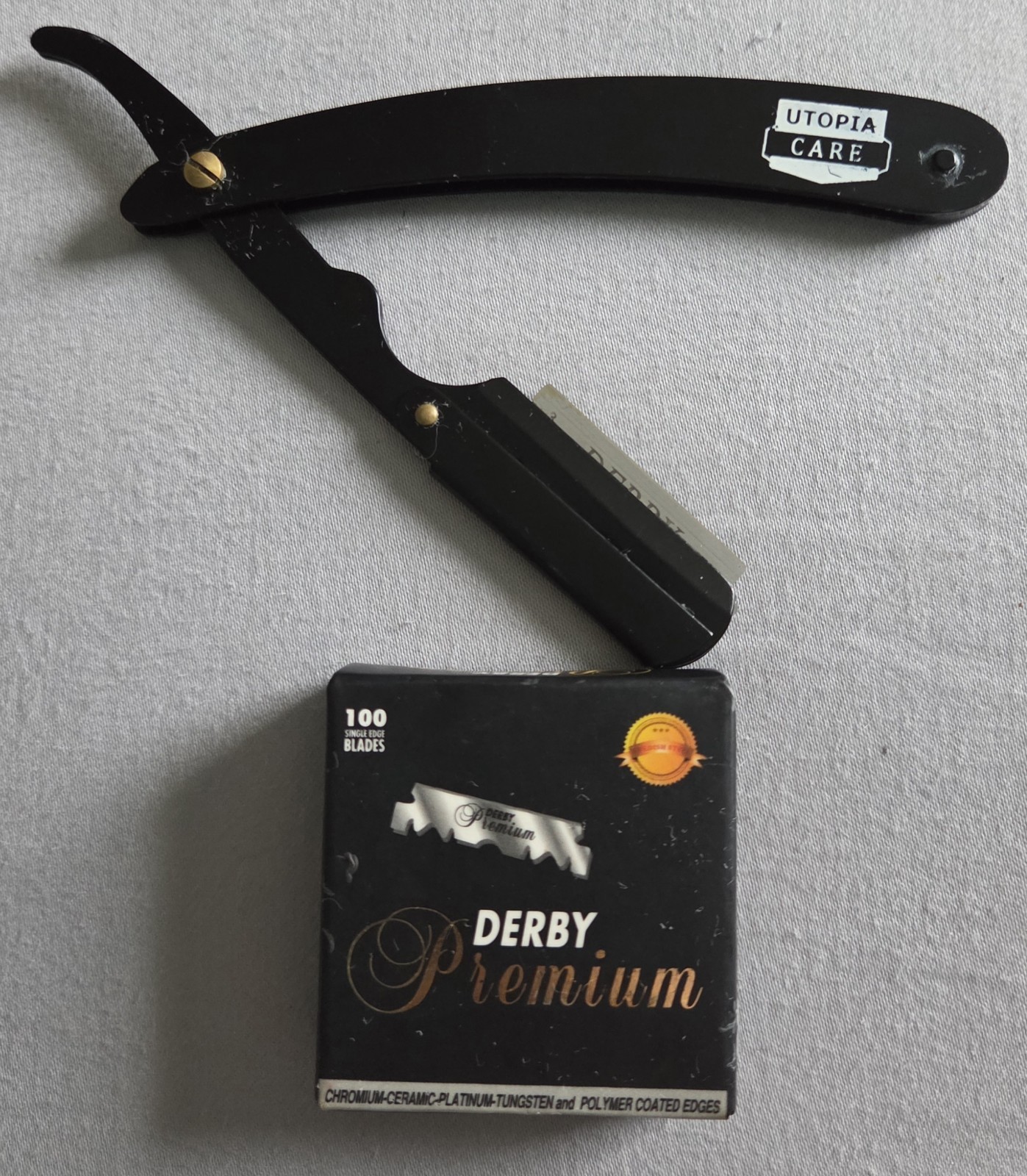 Utopia Care Straight Razor With Derby Premium Blades