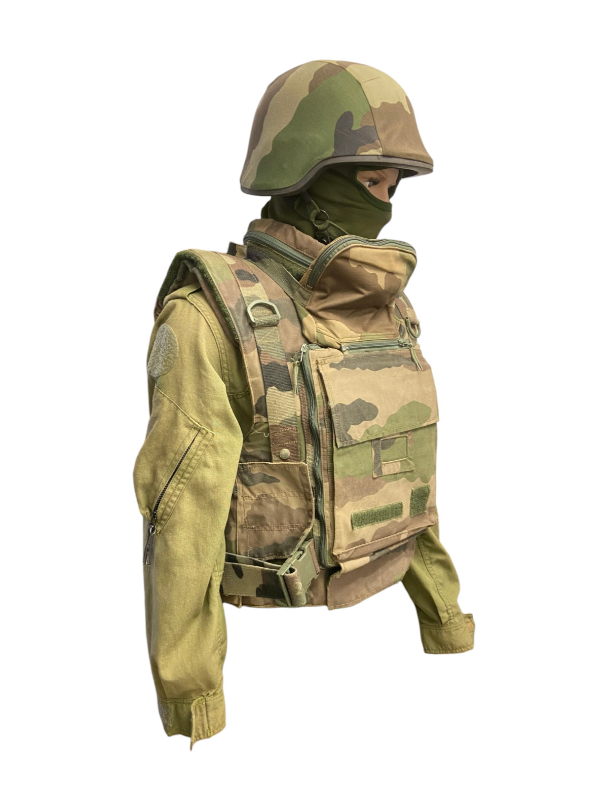 French Armed Forces CCE S3 Armor Vest W/ 2 Famas Mag Pouche & Training Helmet