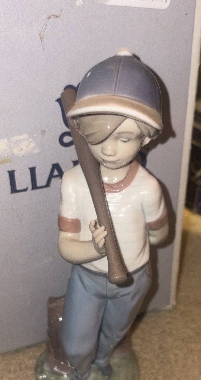 LLADRO 7610 CAN I PLAY BOY WITH BASEBALL & BAT 1990 LLADRO 7610 CAN I PLAY BOY WITH BASEBALL & BAT 1990