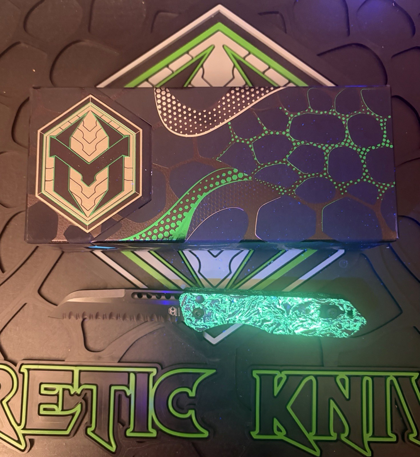 NEW Heretic Jinn Manual Marbled Glow CF DLC Full Serrate Magnacut $394