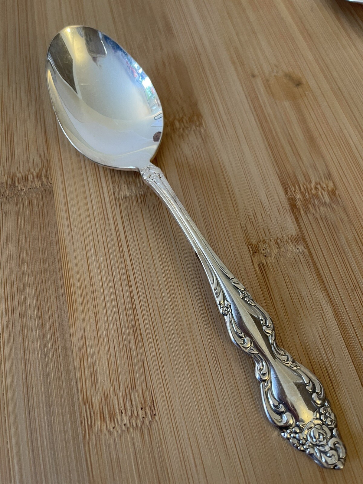 1881 Rogers Oneida Silverplate BAROQUE ROSE Scroll PLACE OVAL SOUP SPOON 6.75